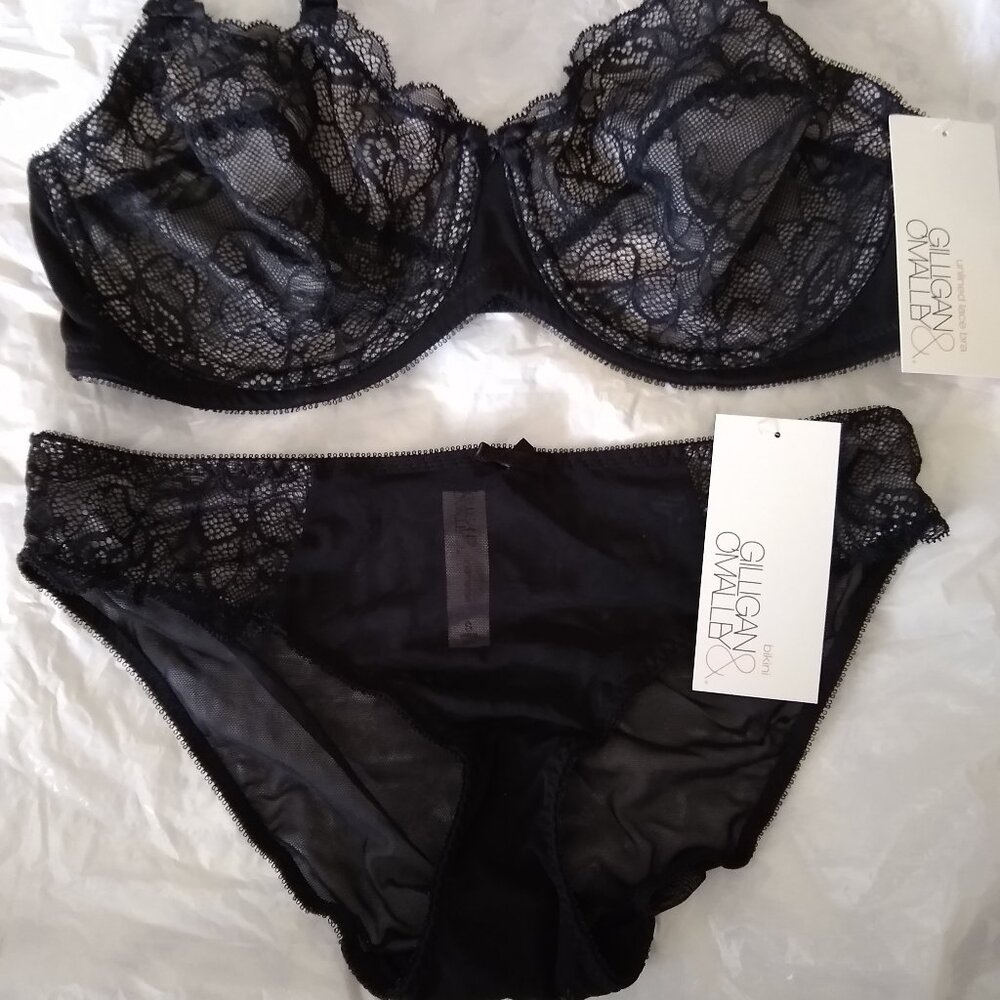 BRA/ PANTIES SET. NWT